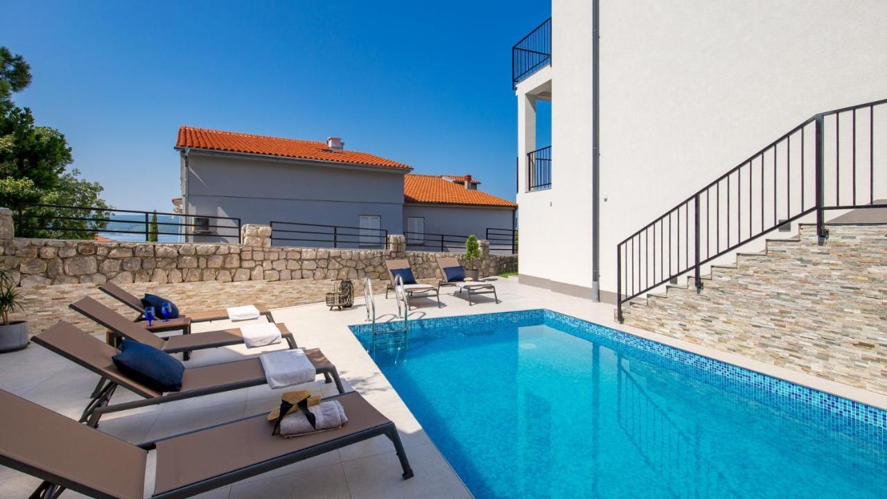 Apartments Villa Frankola With Swimming Pool Crikvenica Exterior photo
