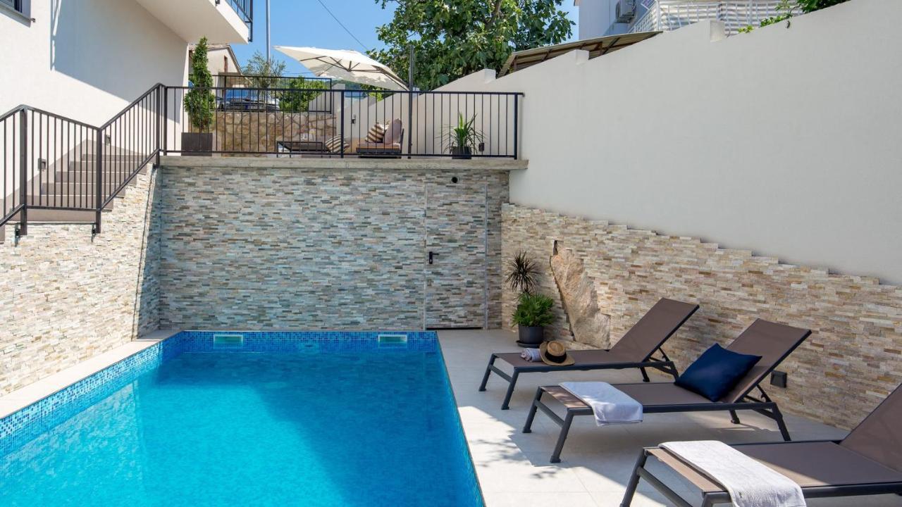 Apartments Villa Frankola With Swimming Pool Crikvenica Exterior photo