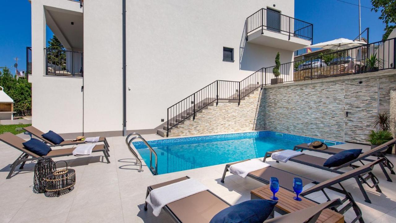 Apartments Villa Frankola With Swimming Pool Crikvenica Exterior photo