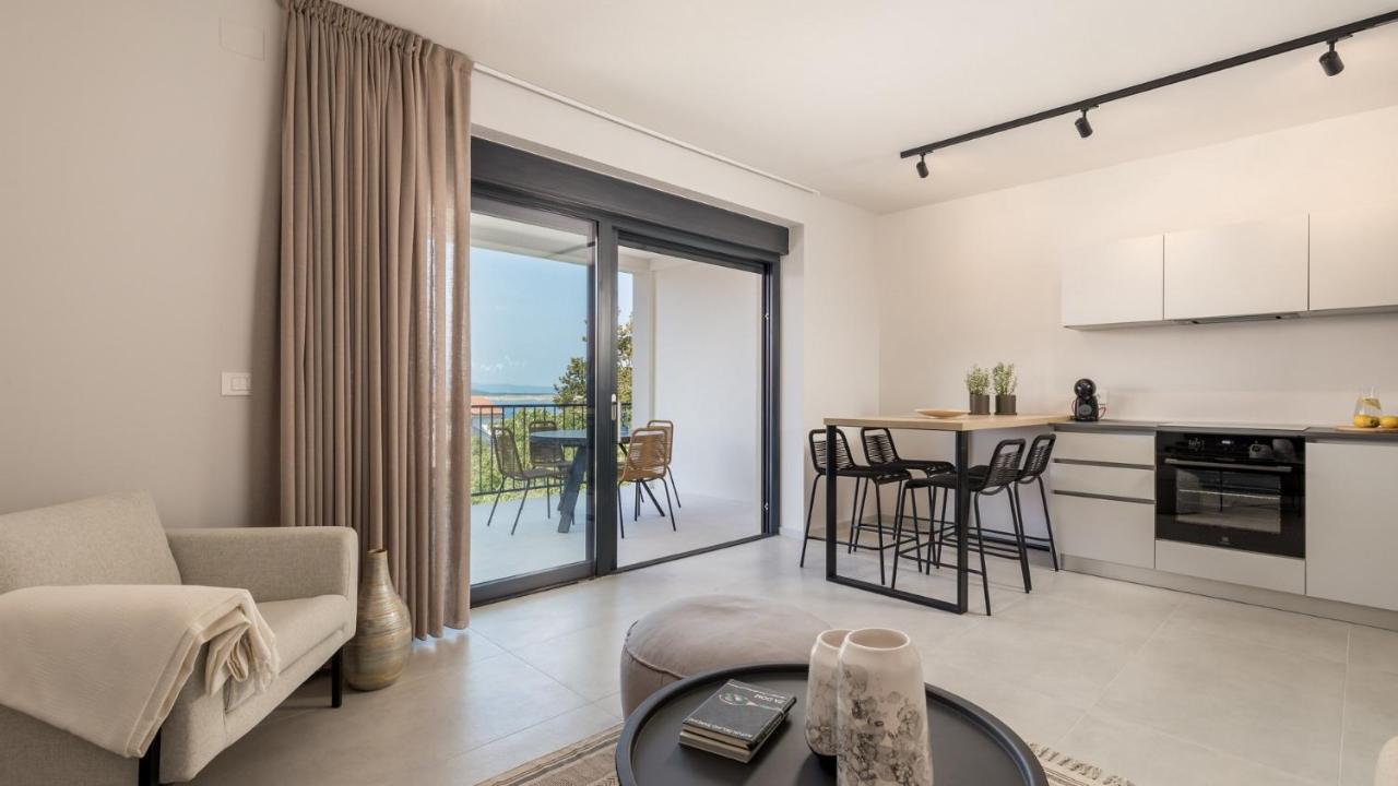 Apartments Villa Frankola With Swimming Pool Crikvenica Exterior photo