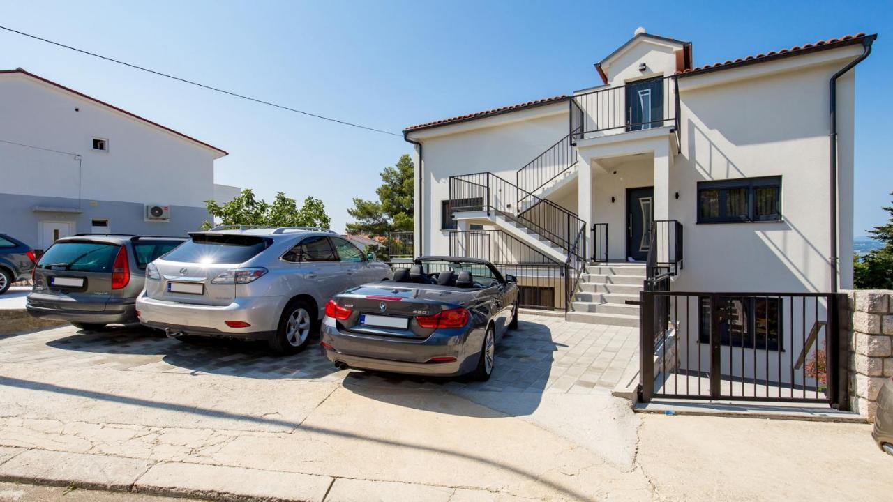 Apartments Villa Frankola With Swimming Pool Crikvenica Exterior photo