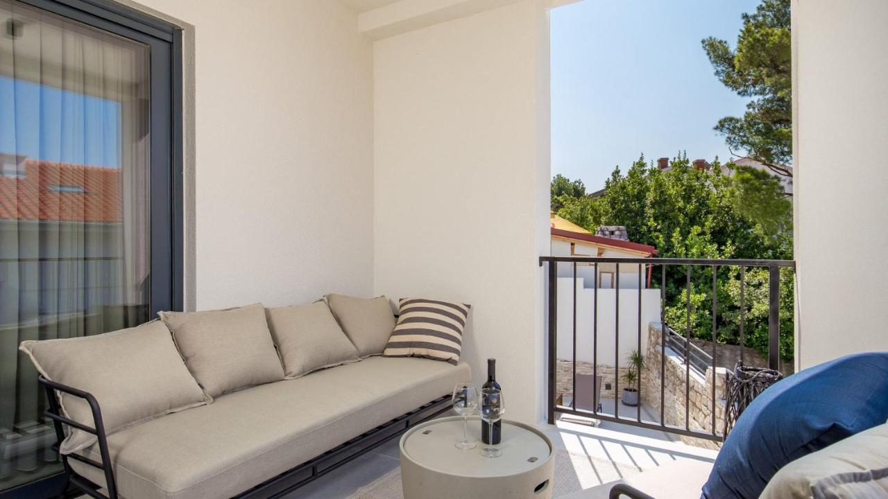 Apartments Villa Frankola With Swimming Pool Crikvenica Exterior photo