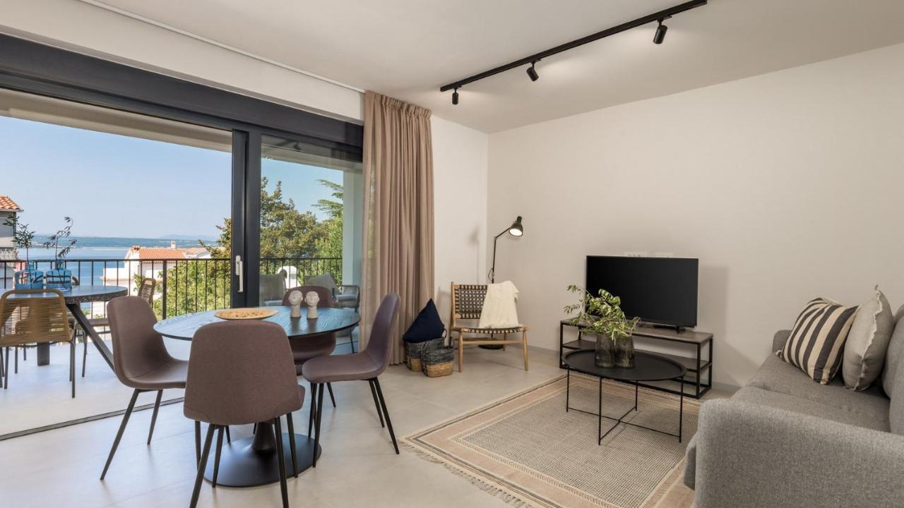 Apartments Villa Frankola With Swimming Pool Crikvenica Exterior photo