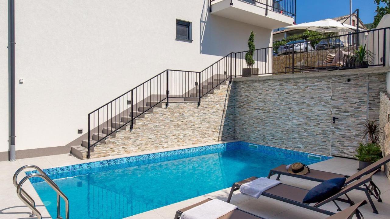 Apartments Villa Frankola With Swimming Pool Crikvenica Exterior photo