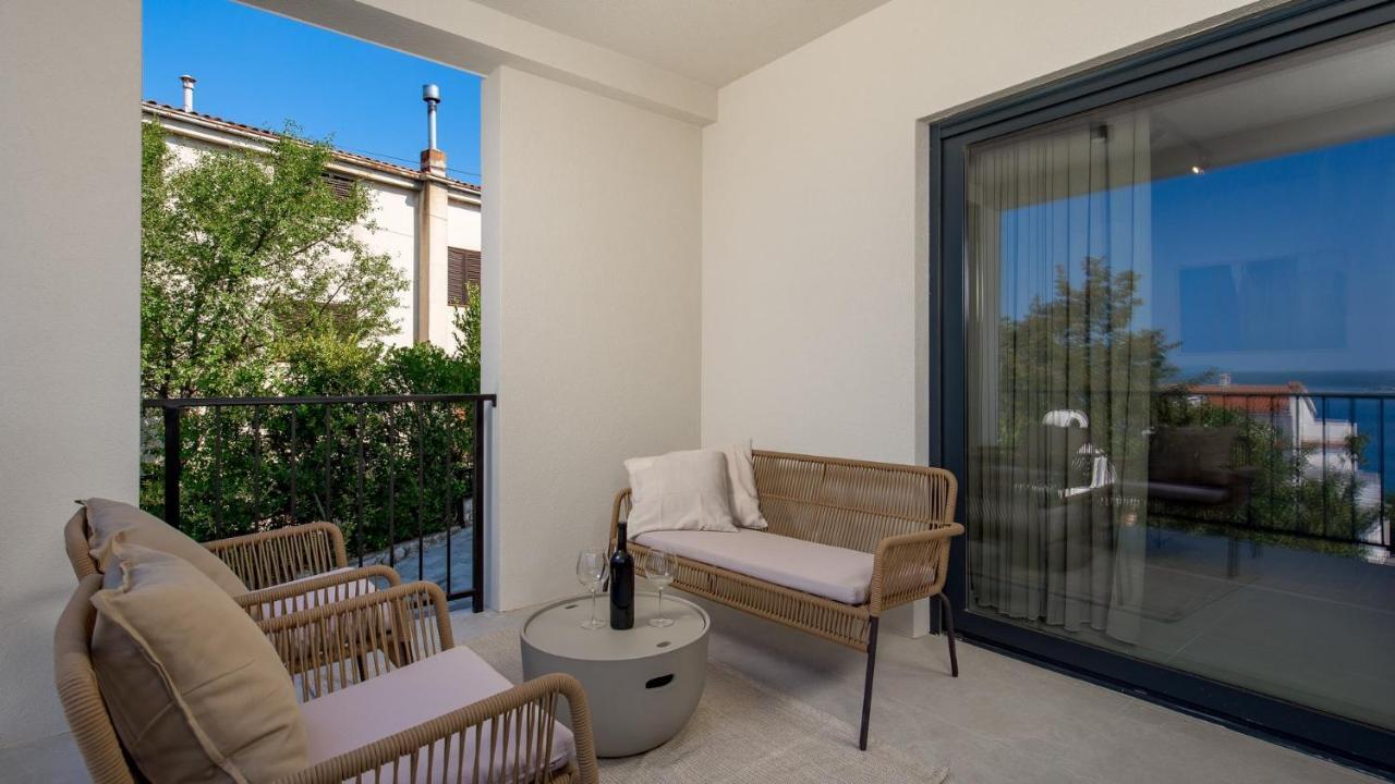 Apartments Villa Frankola With Swimming Pool Crikvenica Exterior photo