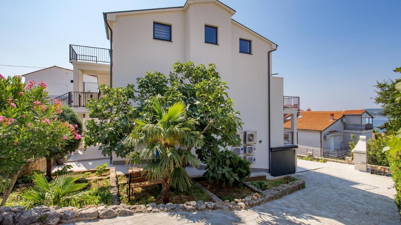 Apartments Villa Frankola With Swimming Pool Crikvenica Exterior photo