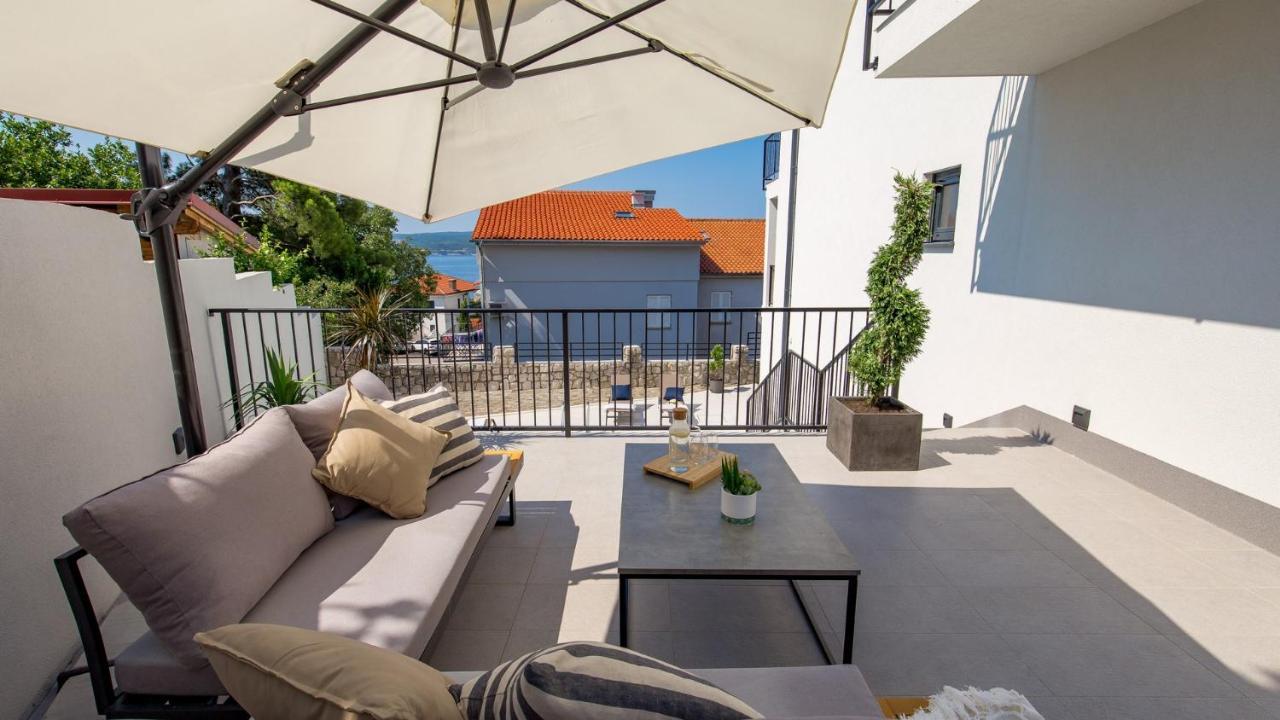 Apartments Villa Frankola With Swimming Pool Crikvenica Exterior photo